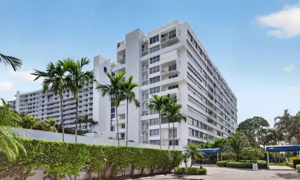1170 N Federal Highway 305, Fort Lauderdale, FL 33304