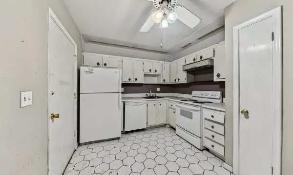 4770 NW 21st Street 412, Lauderhill, FL 33313