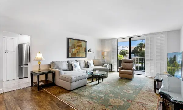 2860 S Ocean Boulevard 214, Palm Beach, FL 33480
