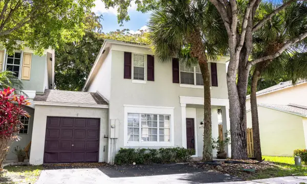 5920 S Golden Beauty Lane, Tamarac, FL 33321