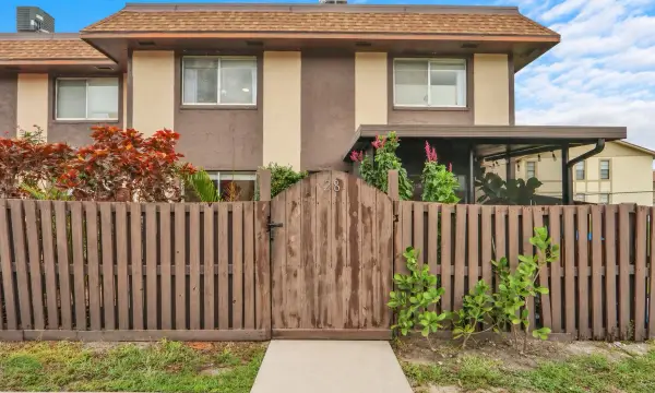 2116 Sherwood Forest Boulevard 28, West Palm Beach, FL 33415