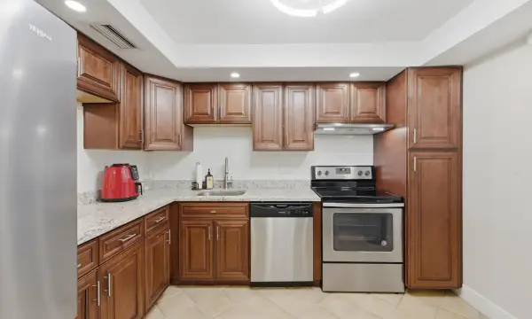 3231 Holiday Springs Boulevard 110, Margate, FL 33063