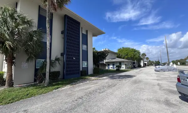 1150 E Sample Road 204, Pompano Beach, FL 33064