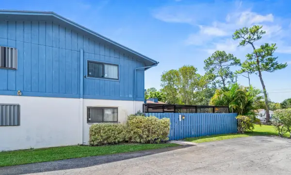 4585 Holly Lake Drive, Lake Worth, FL 33463