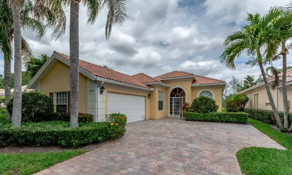 4705 Dovehill Drive, Palm Beach Gardens, FL 33418