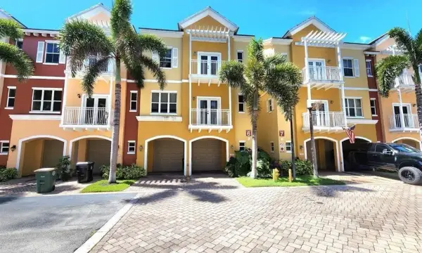 2317 Vintage Drive, Lighthouse Point, FL 33064