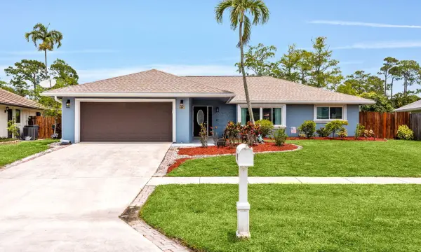 986 Cherry Lane, Wellington, FL 33414