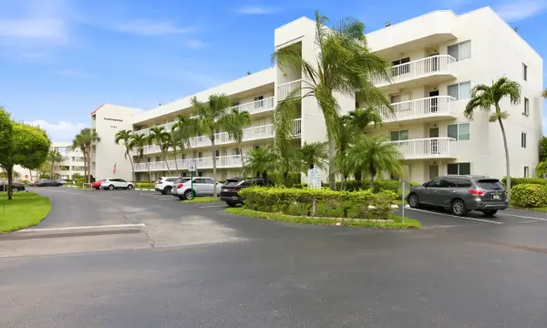 3146 Via Poinciana 407, Greenacres, FL 33467