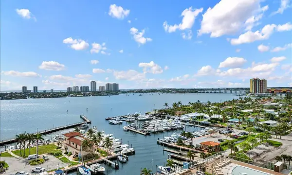 220 Lake Shore Drive 1207, Lake Park, FL 33403