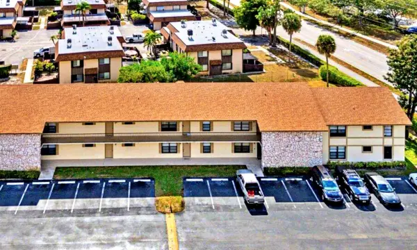 5894 Longbow Lane Apt 10, West Palm Beach, FL 33415
