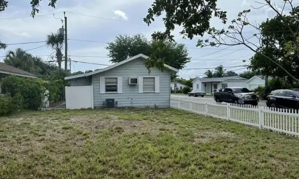 312 12th Avenue N, Lake Worth Beach, FL 33460