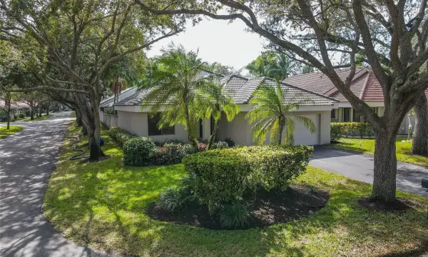 1867 NW 99th Avenue, Plantation, FL 33322