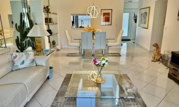 1025 SE 4th Avenue 101, Dania Beach, FL 33004
