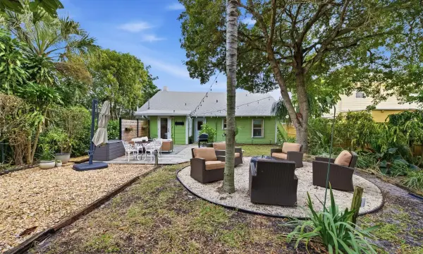 117 S Palmway, Lake Worth Beach, FL 33460