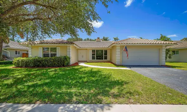 20869 Sonrisa Way, Boca Raton, FL 33433