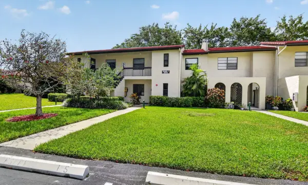 8310 Casa Del Lago D, Boca Raton, FL 33433