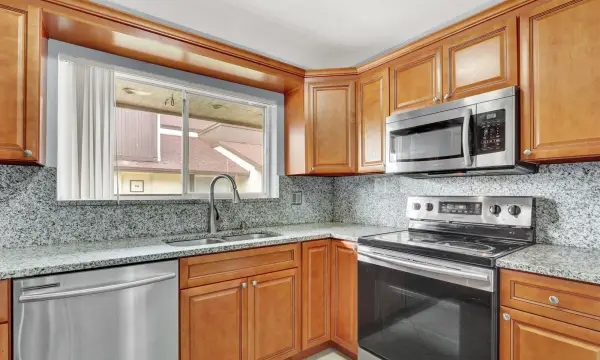 5272 Bosque Lane 31, West Palm Beach, FL 33415