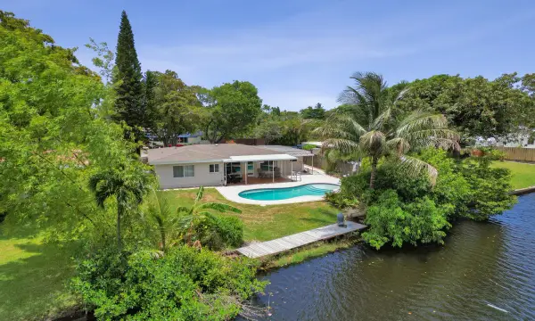 3560 Lloyd Drive, Oakland Park, FL 33309