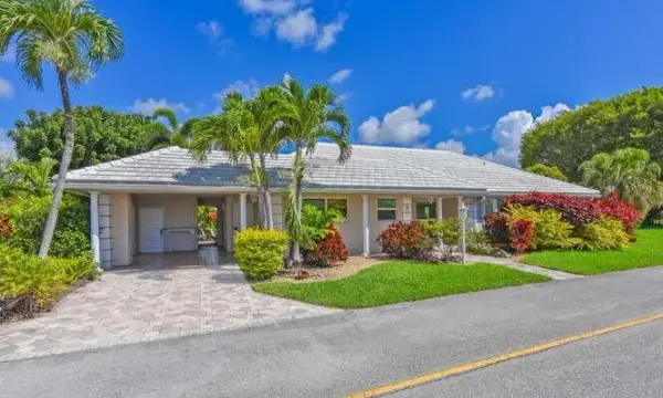 437 French Royale Circle, Atlantis, FL 33462