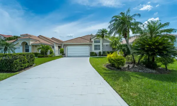 12902 Touchstone Place, Palm Beach Gardens, FL 33418