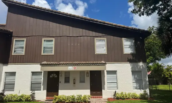 3920 Woodside Drive 14, Coral Springs, FL 33065