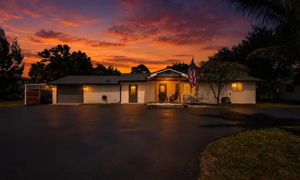 5500 West Place, Mangonia Park, FL 33407