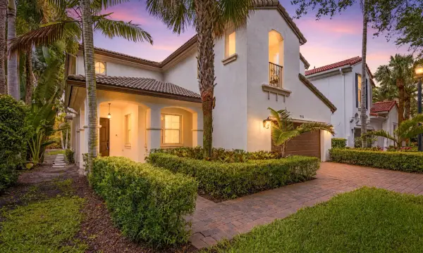 946 Mill Creek Drive, Palm Beach Gardens, FL 33410