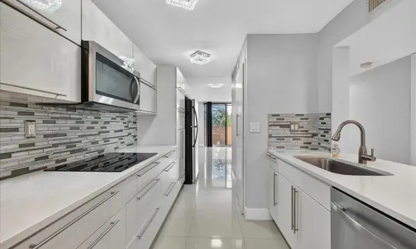 7451 NW 16th Street 407, Plantation, FL 33313
