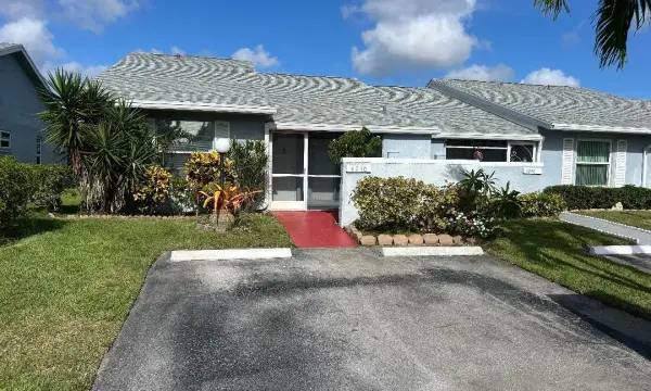 4210 Lucerne Villas Lane, Lake Worth, FL 33467