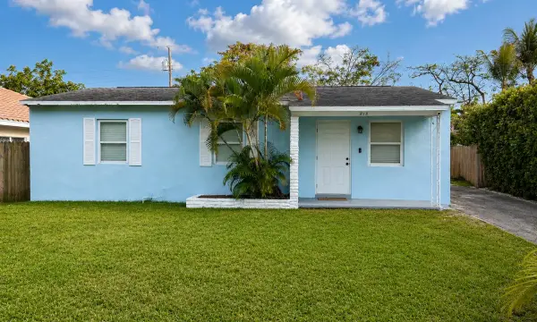 818 Glenridge Drive, West Palm Beach, FL 33405