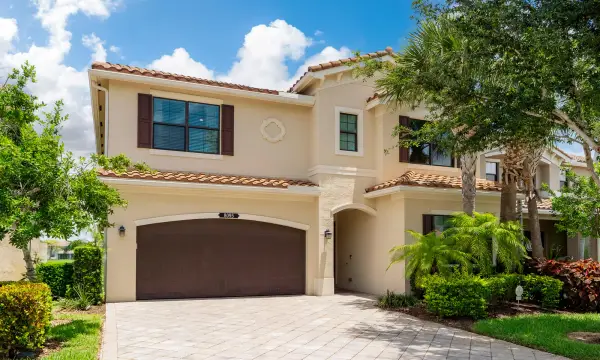 8095 Baltic Amber, Delray Beach, FL 33446