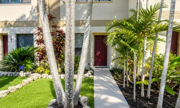 3062 S Oakland Forest Drive 203, Oakland Park, FL 33309