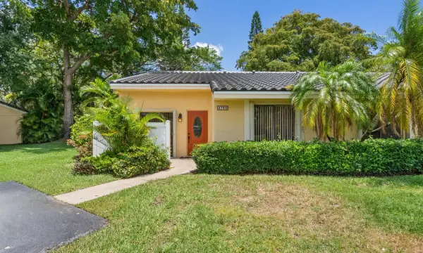 6789 Bridlewood Court ., Boca Raton, FL 33433