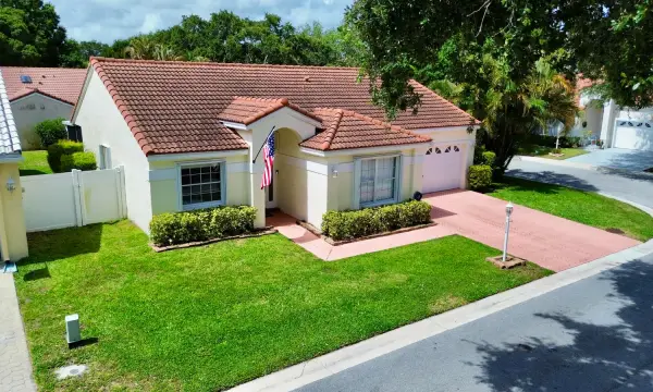 10189 Balsa Way, Palm Beach Gardens, FL 33410