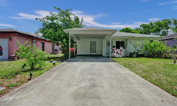 1590 NW 7th Lane, Pompano Beach, FL 33060