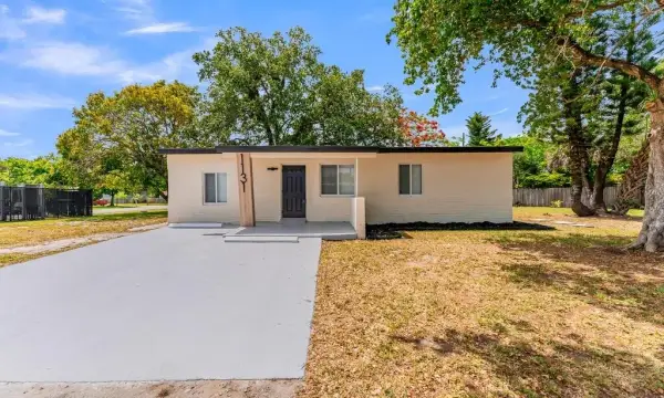 1131 NW 18th Avenue, Fort Lauderdale, FL 33311