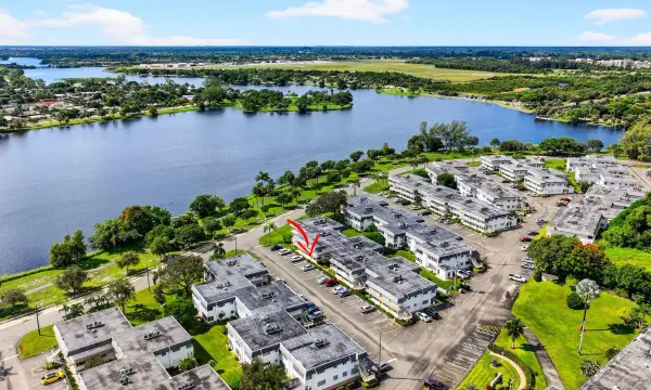 3240 Lake Osborne Drive Apt 104, Lake Worth Beach, FL 33461