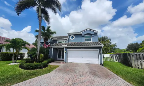 1582 NW 135th Avenue, Pembroke Pines, FL 33028