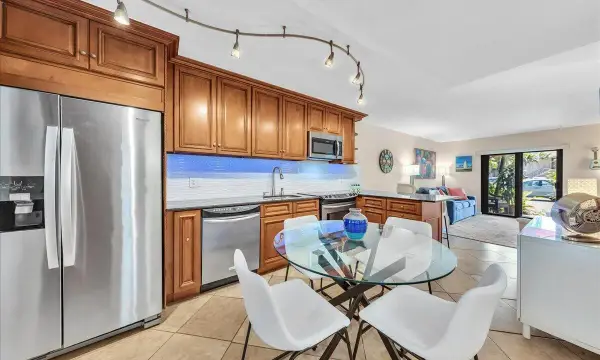 2965 NE 8th Terrace 101, Oakland Park, FL 33334