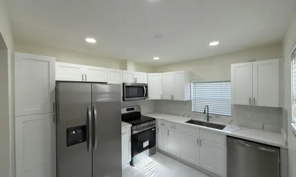 1823 Abbey Road, West Palm Beach, FL 33415