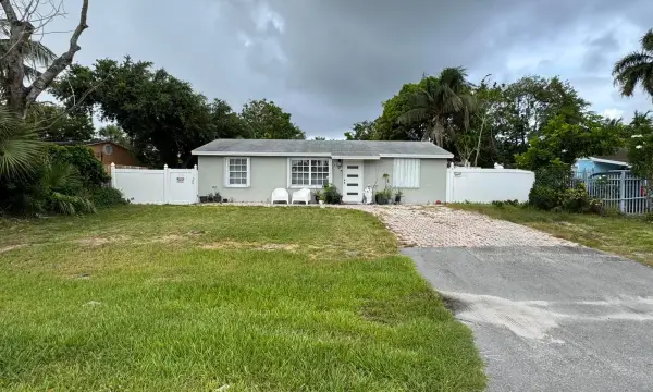 4328 Pine Street, Pine Air, FL 33406