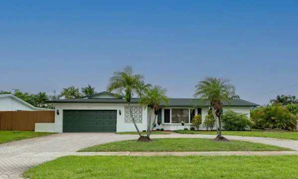 5541 SW 7th Street, Plantation, FL 33317