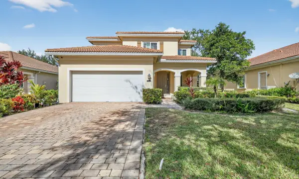 6720 Osage Circle, Greenacres, FL 33413