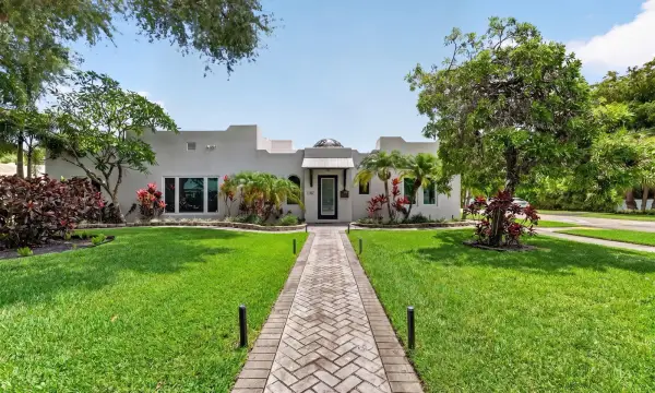 400 NE 5th Avenue, Pompano Beach, FL 33060