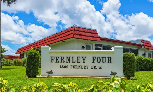5800 W Fernley Dr W W 9, Greenacres, FL 33415