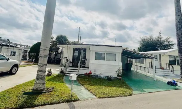 8564 SW 15th Court, Davie, FL 33324