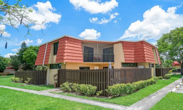 22910 Oxford Place D, Boca Raton, FL 33433