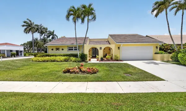 2305 SW 23rd Cranbrook Drive, Boynton Beach, FL 33436