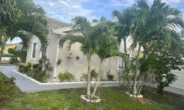 5765 Strawberry Lakes Circle, Lake Worth, FL 33463