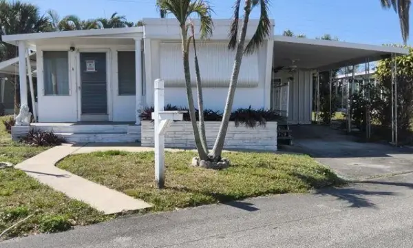 8564 SW 16th Place, Davie, FL 33324